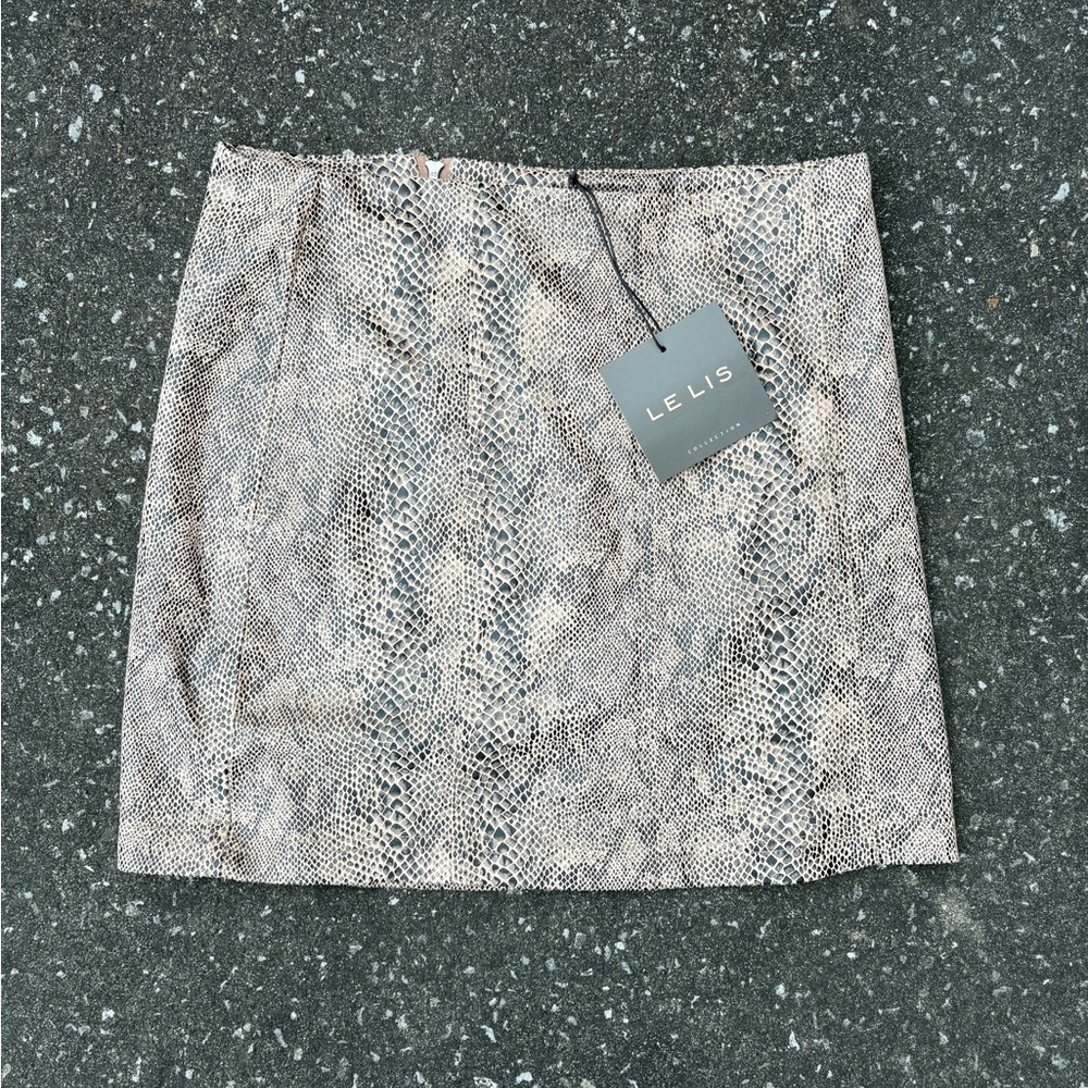 Snake skin skirt, size small